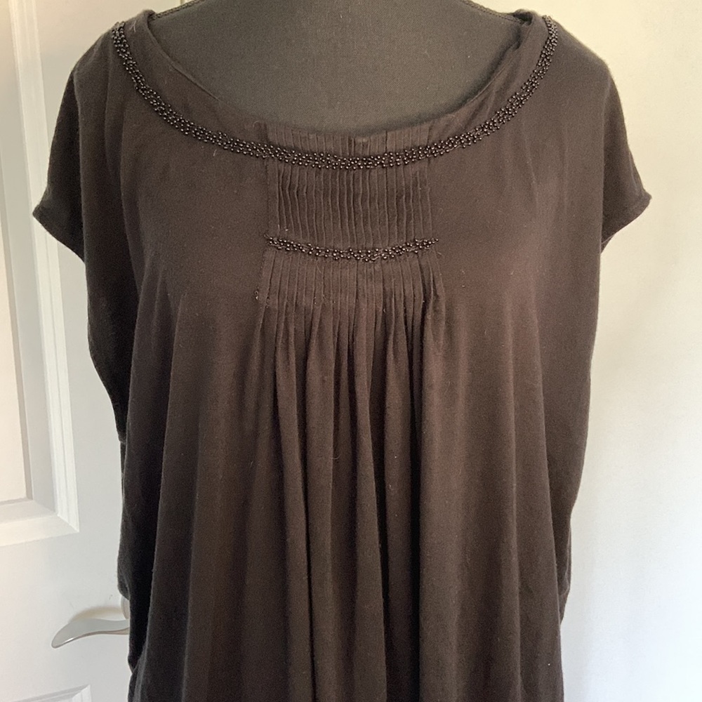 JONES NEW YORK BLACK SLEEVELESS TOP WITH BEADING & PLEATING DETAIL / PLUS 2X